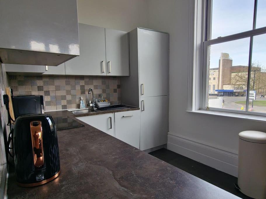 The Stray Adjacent, Interior-Designed 2-Bed Apartment- Luxury Harrogate Eksteriør billede