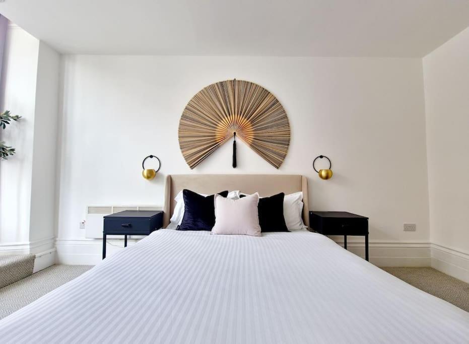 The Stray Adjacent, Interior-Designed 2-Bed Apartment- Luxury Harrogate Eksteriør billede