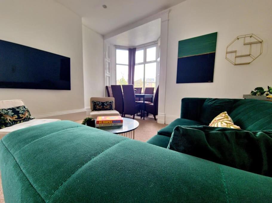 The Stray Adjacent, Interior-Designed 2-Bed Apartment- Luxury Harrogate Eksteriør billede